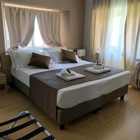 Domus Fieschi Rooms เจนัว ภายนอก รูปภาพ