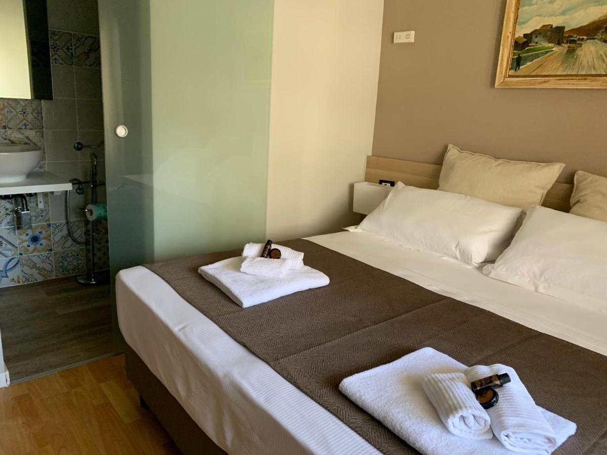 Domus Fieschi Rooms เจนัว ภายนอก รูปภาพ