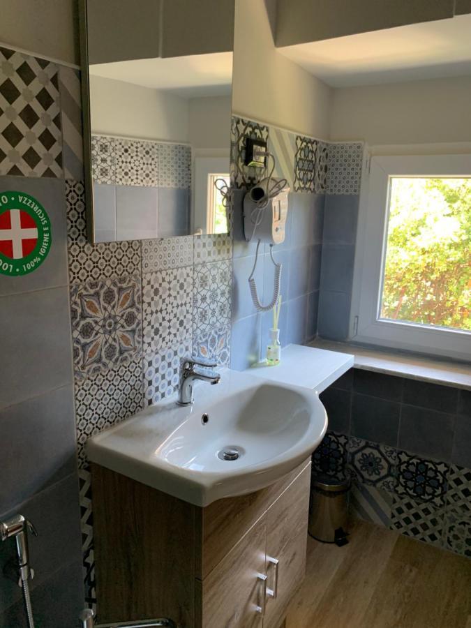 Domus Fieschi Rooms เจนัว ภายนอก รูปภาพ