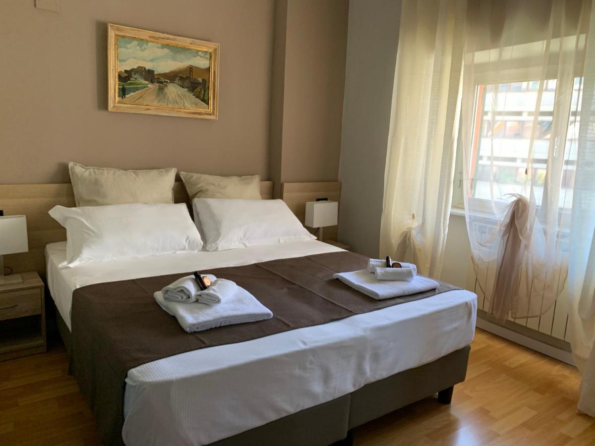 Domus Fieschi Rooms เจนัว ภายนอก รูปภาพ
