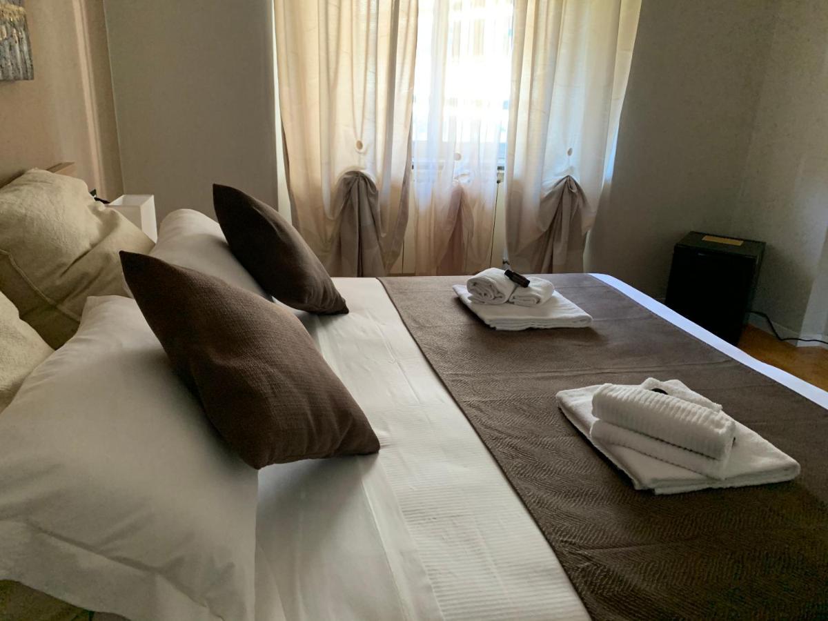 Domus Fieschi Rooms เจนัว ภายนอก รูปภาพ