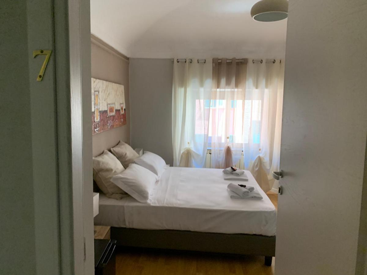 Domus Fieschi Rooms เจนัว ภายนอก รูปภาพ