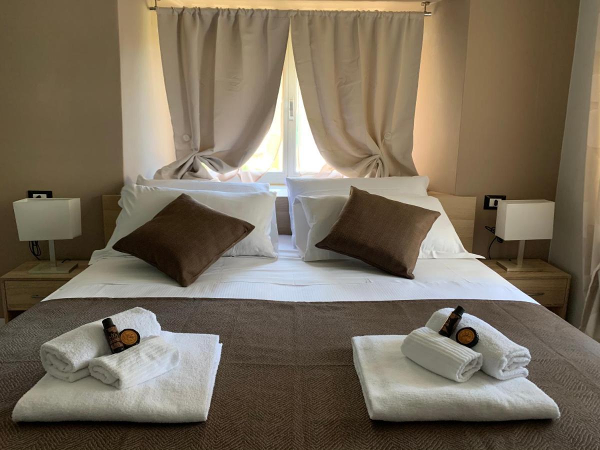 Domus Fieschi Rooms เจนัว ภายนอก รูปภาพ